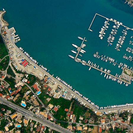 Popi Star Hotel Гувия Екстериор снимка