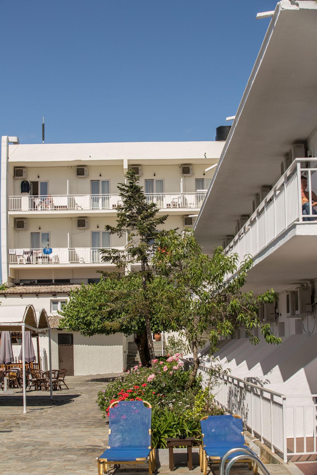 Popi Star Hotel Гувия Екстериор снимка