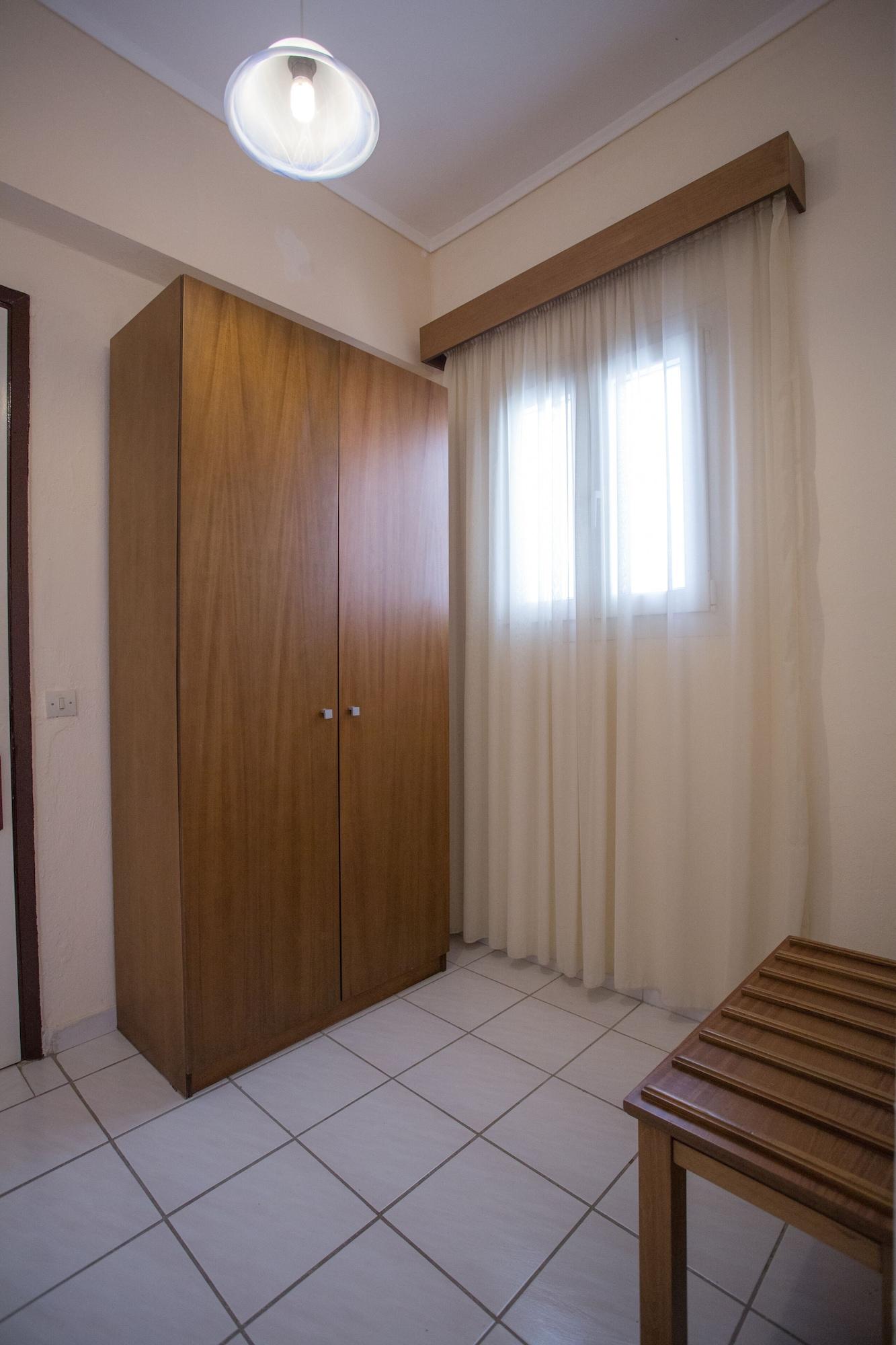 Popi Star Hotel Гувия Екстериор снимка