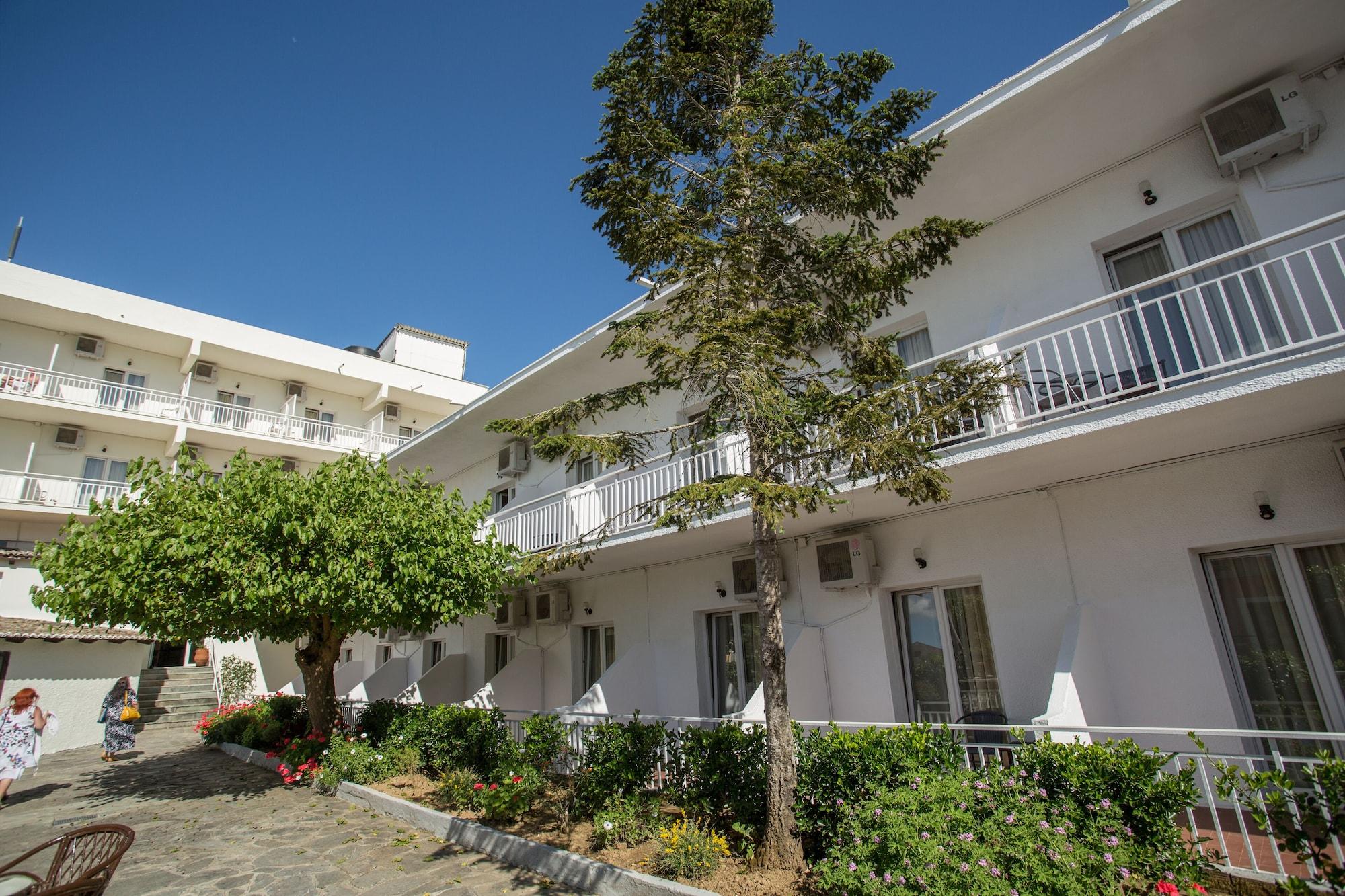 Popi Star Hotel Гувия Екстериор снимка