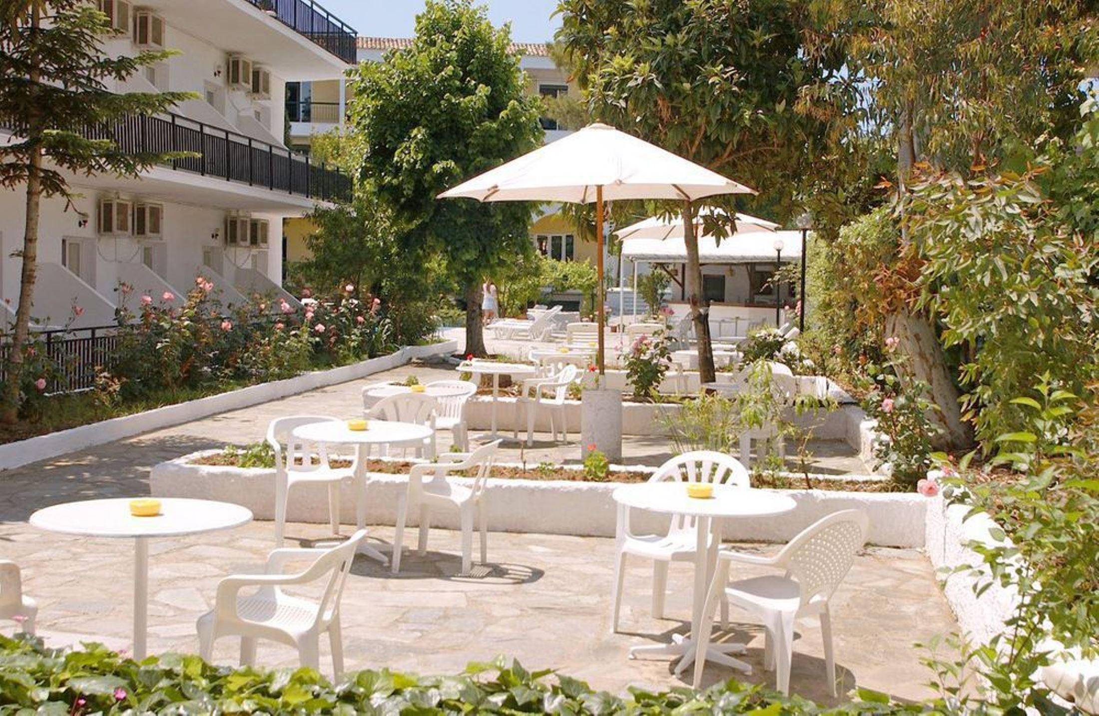 Popi Star Hotel Гувия Екстериор снимка
