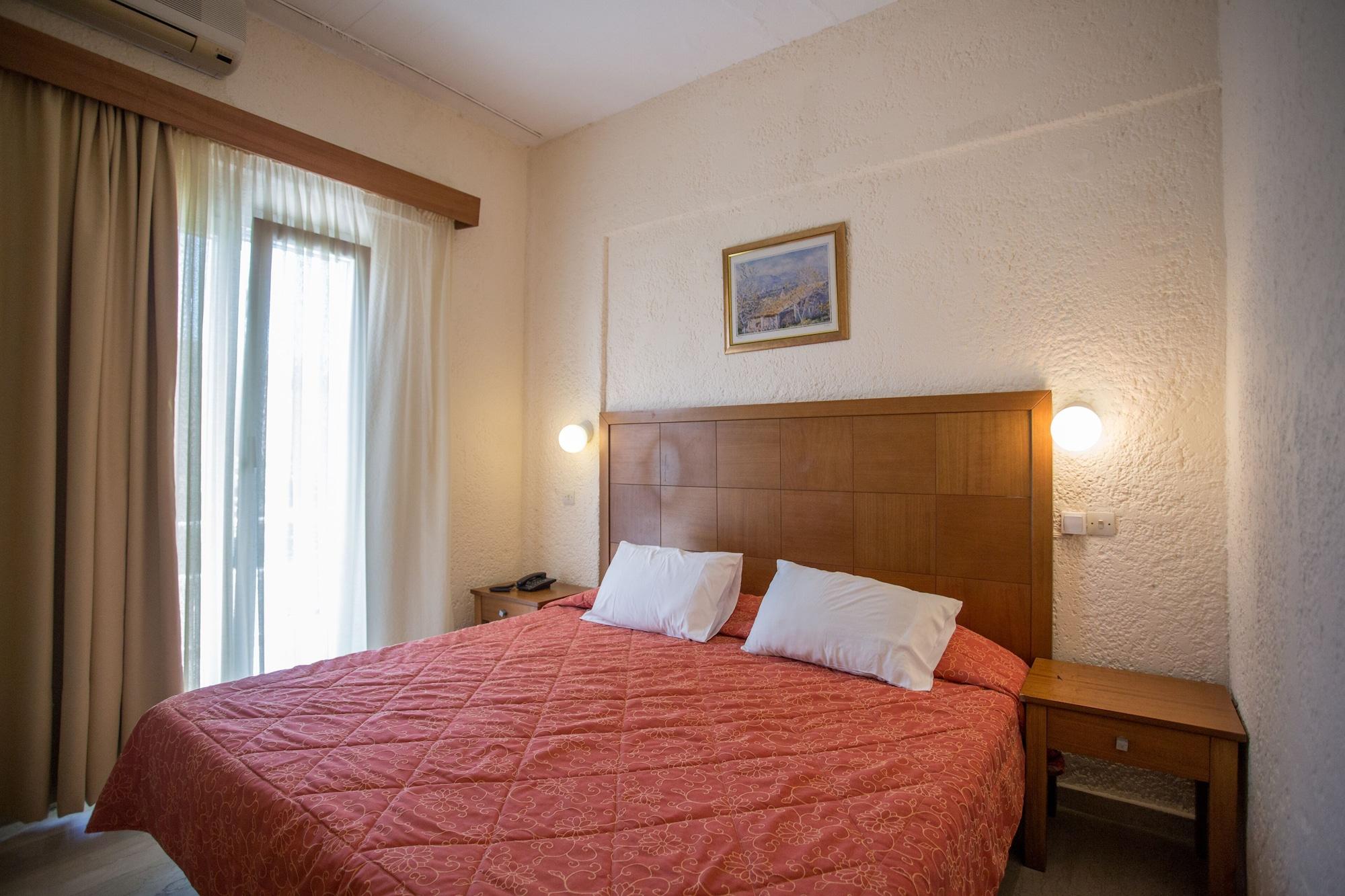 Popi Star Hotel Гувия Екстериор снимка