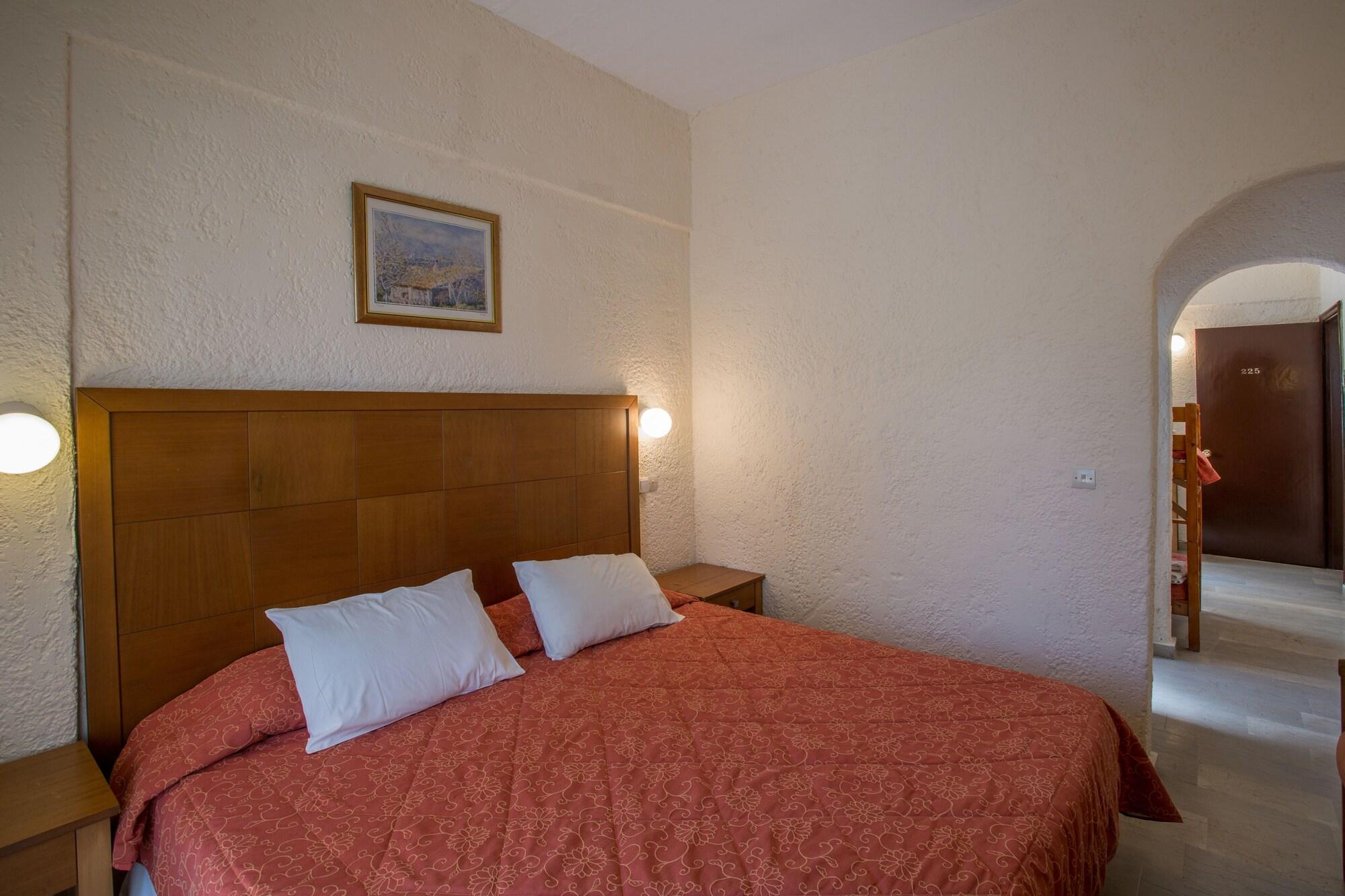 Popi Star Hotel Гувия Екстериор снимка