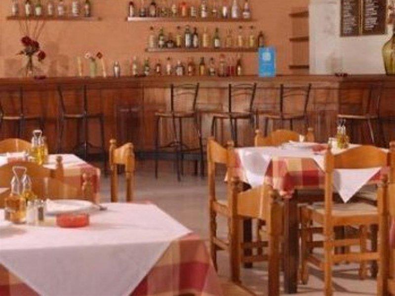 Popi Star Hotel Гувия Екстериор снимка