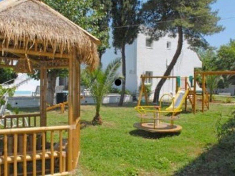 Popi Star Hotel Гувия Екстериор снимка