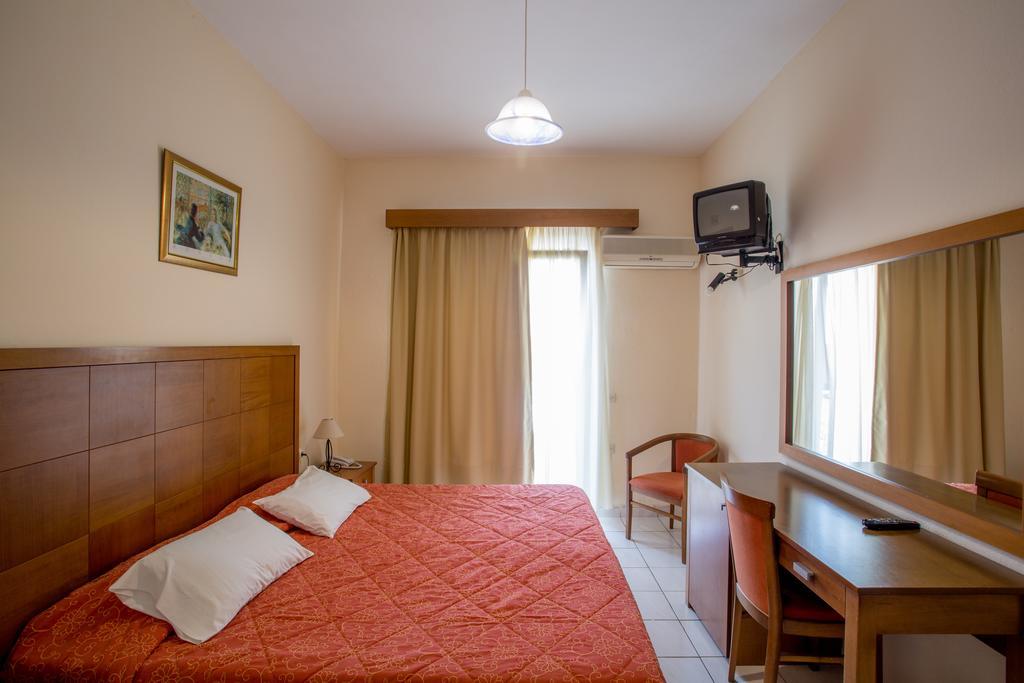 Popi Star Hotel Гувия Екстериор снимка