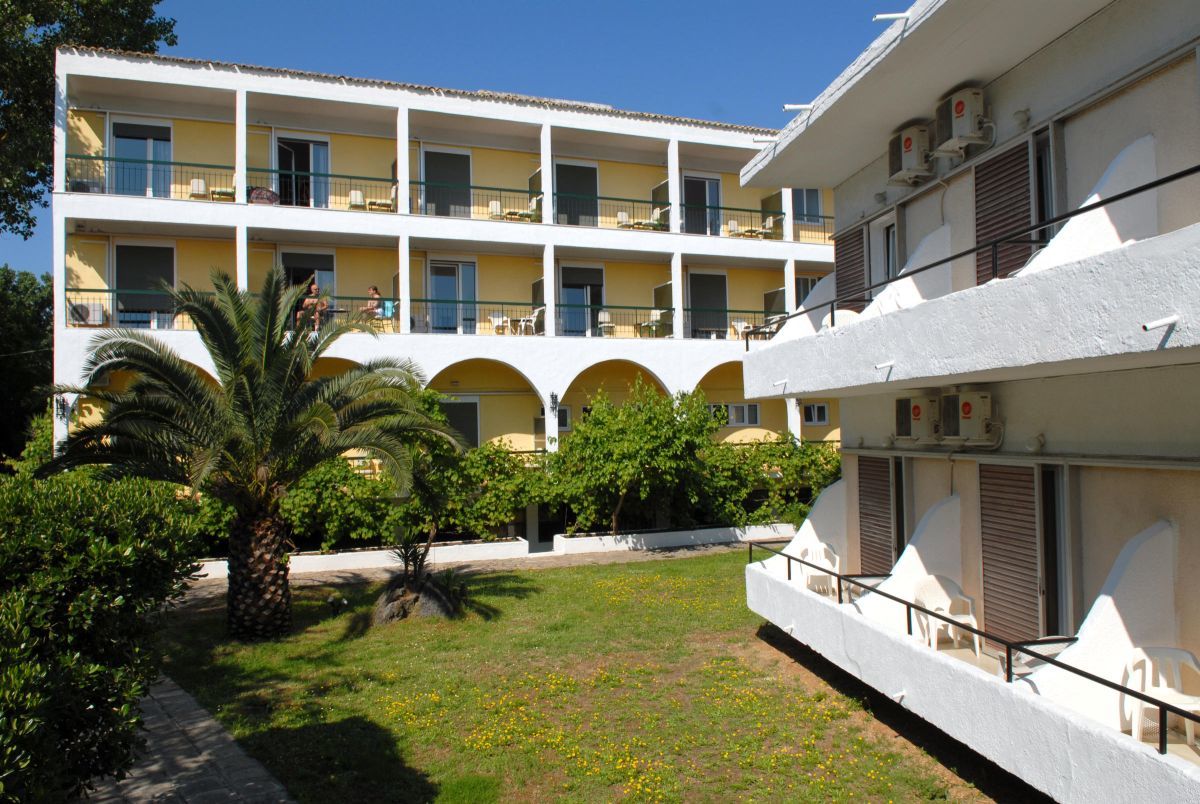 Popi Star Hotel Гувия Екстериор снимка