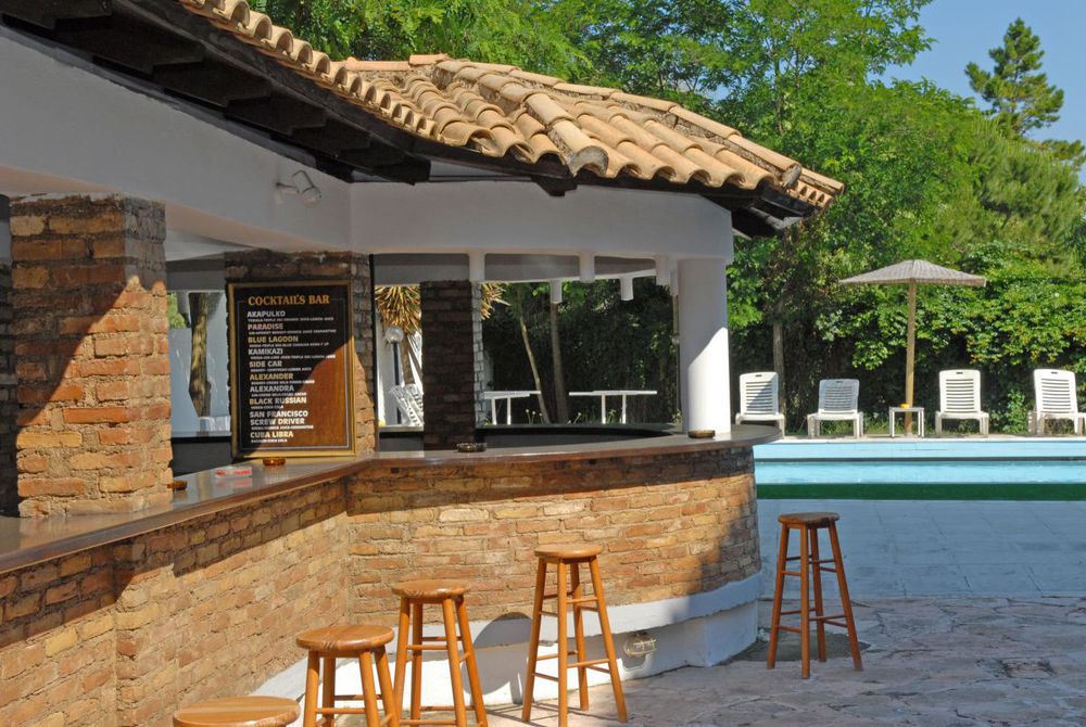 Popi Star Hotel Гувия Екстериор снимка