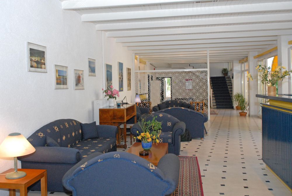 Popi Star Hotel Гувия Екстериор снимка